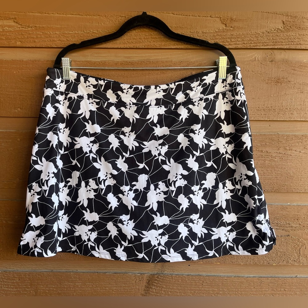 Tranquility by Colorado clothing Company. Extra large skorts. Like new.